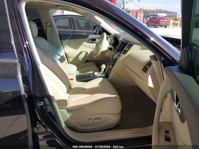 JN8CS1MU8HM143619 Infiniti QX70