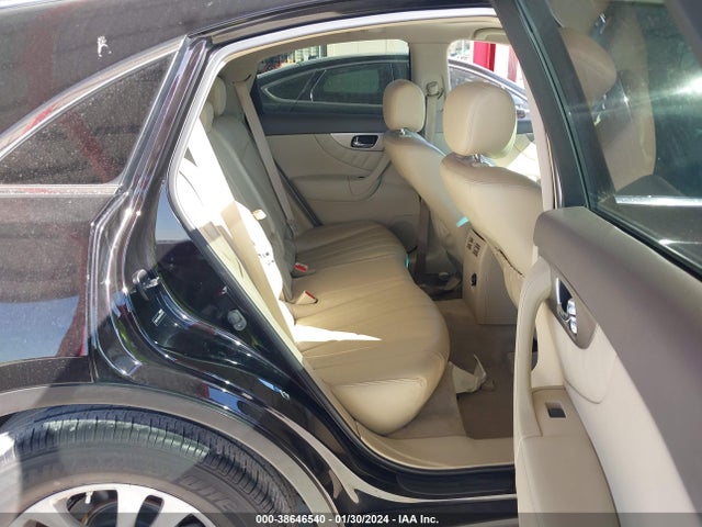 JN8CS1MU8HM143619 Infiniti QX70