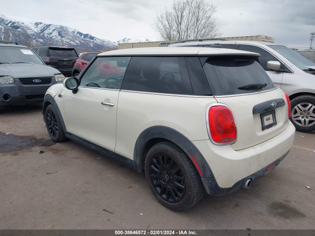 2018 MINI HARDTOP WMWXP5C55J2G62371 Photo 2