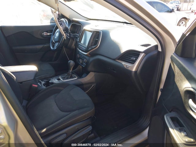 2015 JEEP CHEROKEE LATITUDE VIN: 1C4PJLCB1FW677834