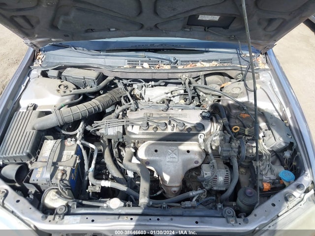 2000 HONDA ACCORD 2.3 EX VIN: 1HGCG5666YA077402