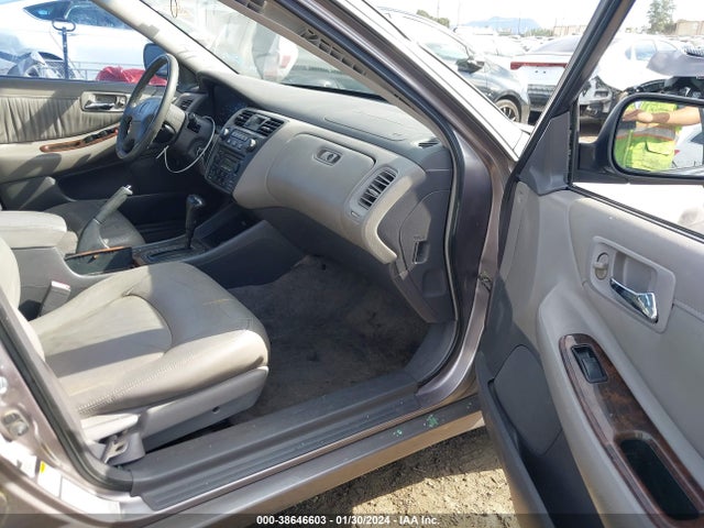 2000 HONDA ACCORD 2.3 EX VIN: 1HGCG5666YA077402