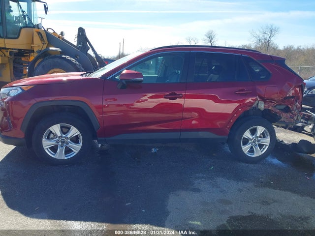 2019 TOYOTA RAV4 XLE VIN: 2T3W1RFV8KC016493