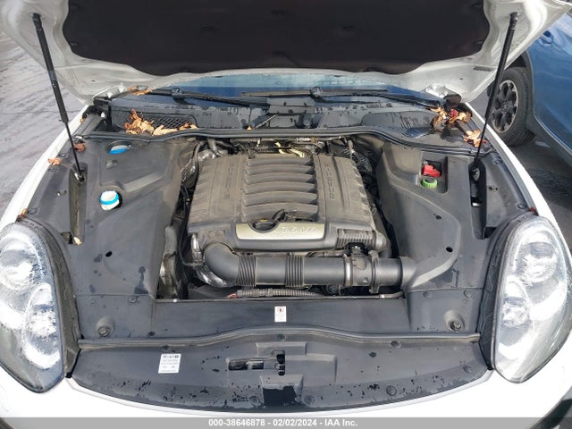 2017 PORSCHE CAYENNE WP1AA2A28HKA85438 Photo 9