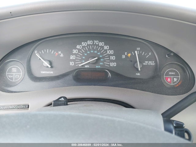 2001 BUICK CENTURY CUSTOM VIN: 2G4WS52JX11207018