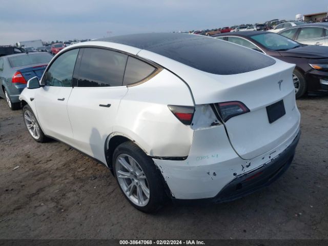 2022 TESLA MODEL Y 7SAYGDEE0NF445781 Photo 2