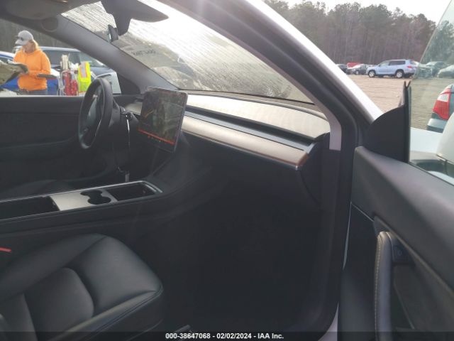 2022 TESLA MODEL Y 7SAYGDEE0NF445781 Photo 4