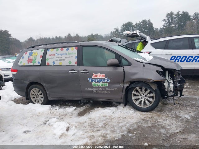 Toyota Sienna Xle 7 Passenger 2014 5TDDK3DC2ES092508 Image 12