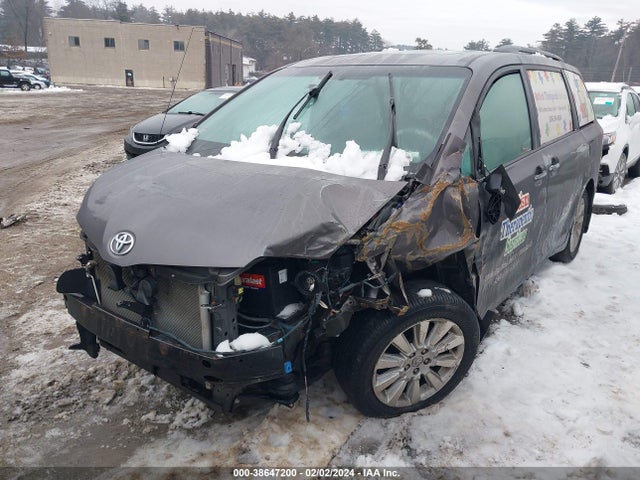 Toyota Sienna Xle 7 Passenger 2014 5TDDK3DC2ES092508 Image 2