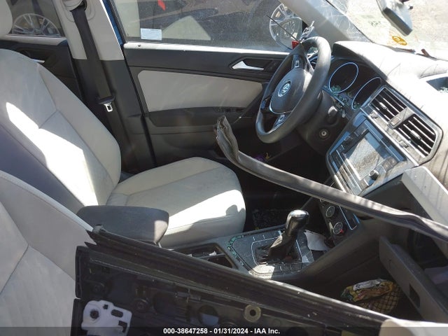 3VV1B7AX5LM052407 Volkswagen Tiguan 2.0t S