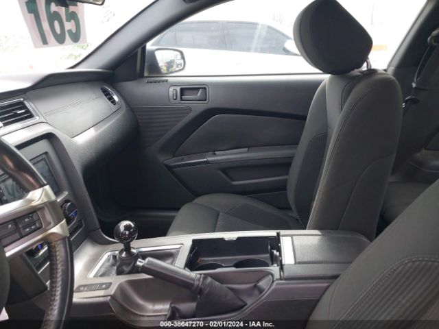 1ZVBP8AM7E5261007 Ford Mustang V6