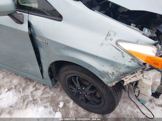 Toyota Prius Three 2015 JTDKN3DU4F1920225 Image 18