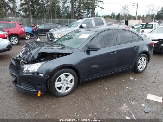 Chevrolet Cruze Ls Manual 2014 1G1PB5SG0E7171242 Image 2