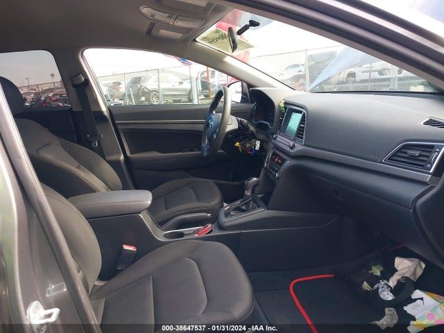 Hyundai ELANTRA SEL 2018 5NPD84LF4JH393989 Image 5