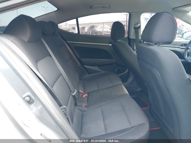 Hyundai ELANTRA SEL 2018 5NPD84LF4JH393989 Image 8