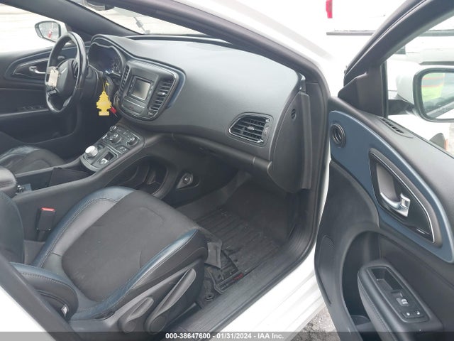 Chrysler 200 S 2015 1C3CCCBB5FN629838 Image 5