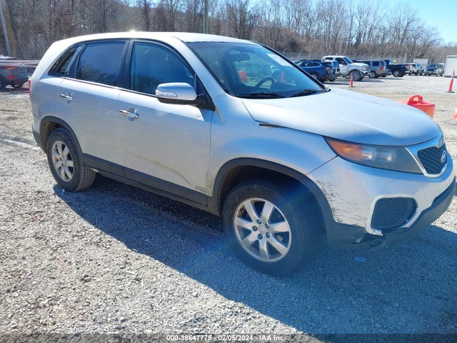 2011 KIA SORENTO LX VIN: 5XYKTCA13BG059128