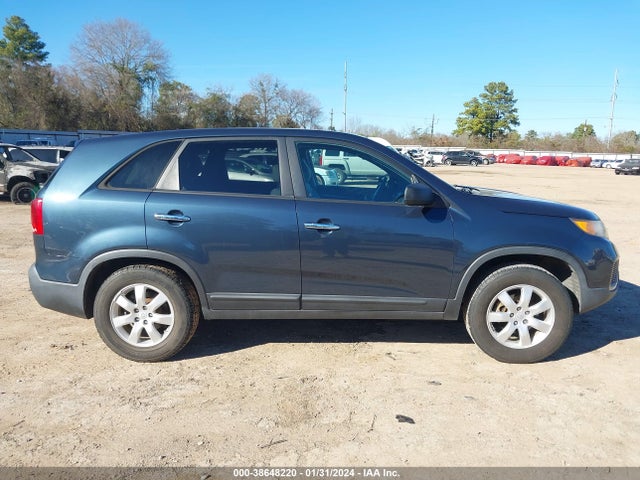 2011 KIA SORENTO VIN: 5XYKT3A13BG150982