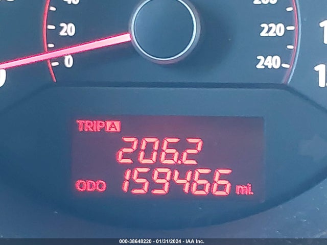 2011 KIA SORENTO VIN: 5XYKT3A13BG150982
