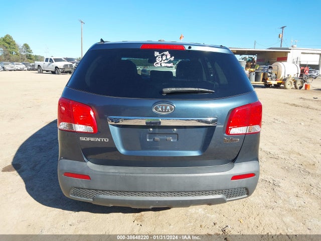 2011 KIA SORENTO VIN: 5XYKT3A13BG150982