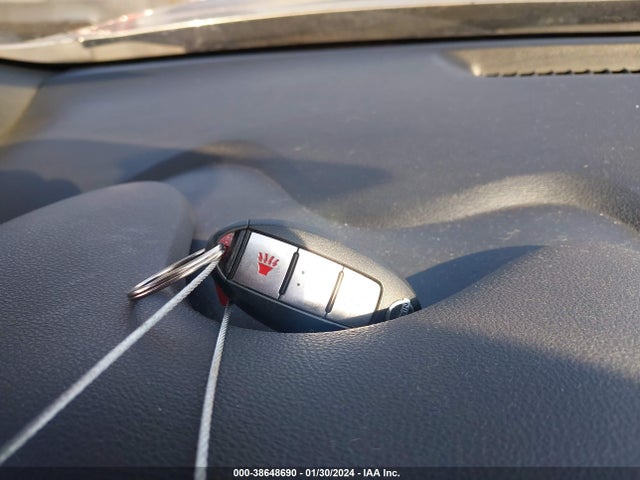 2011 NISSAN JUKE SL VIN: JN8AF5MRXBT007939