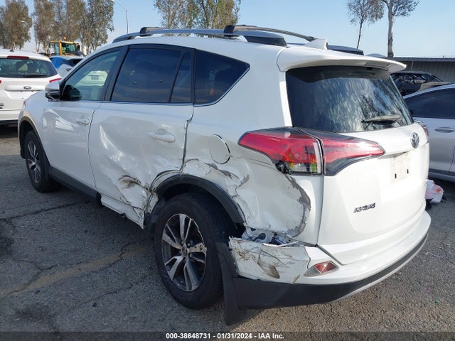 Toyota Rav4 Xle 2018 JTMRFREV0JJ742862 Image 3