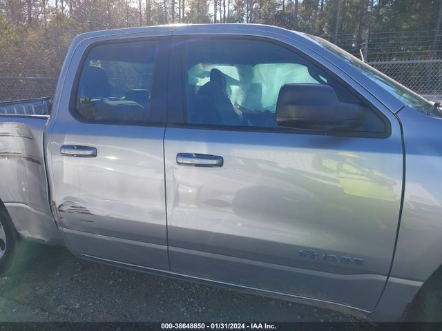 2022 RAM 1500 BIG HORN QUAD CAB 4X4 6'4 BOX VIN: 1C6SRFBT9NN138033