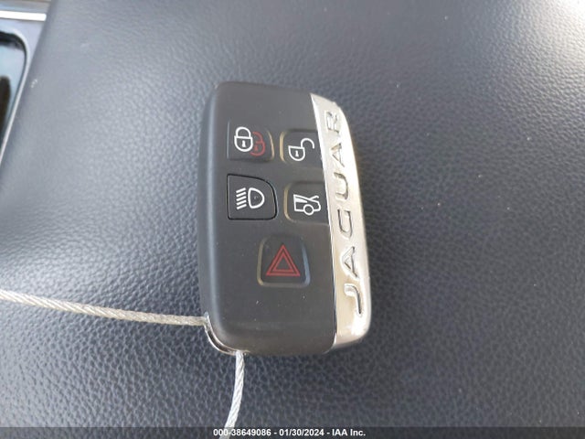 2018 JAGUAR XE SAJAR4FX6JCP31281 Photo 10