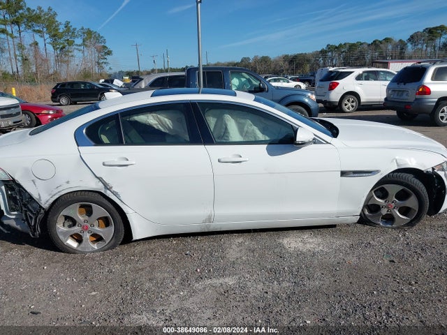 Jaguar Xe 25t 2018 SAJAR4FX6JCP31281 Image 13