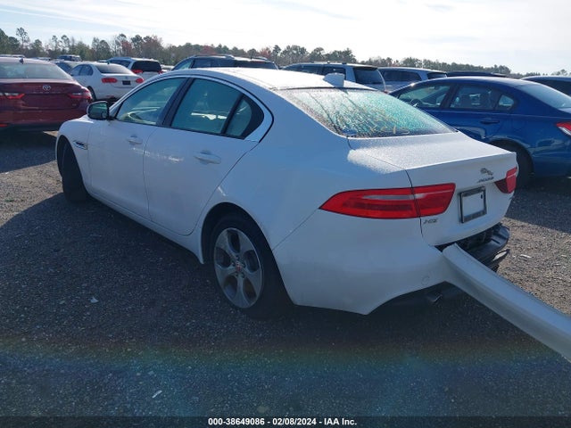 2018 JAGUAR XE SAJAR4FX6JCP31281 Photo 2