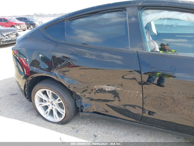 2023 TESLA MODEL Y 7SAYGDEE9PA184800 Photo 5