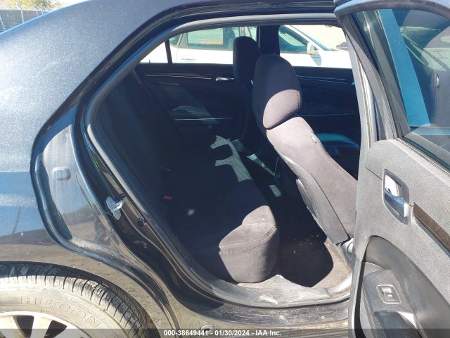 2011 CHRYSLER 300 VIN: 2C3CA4CG2BH573267