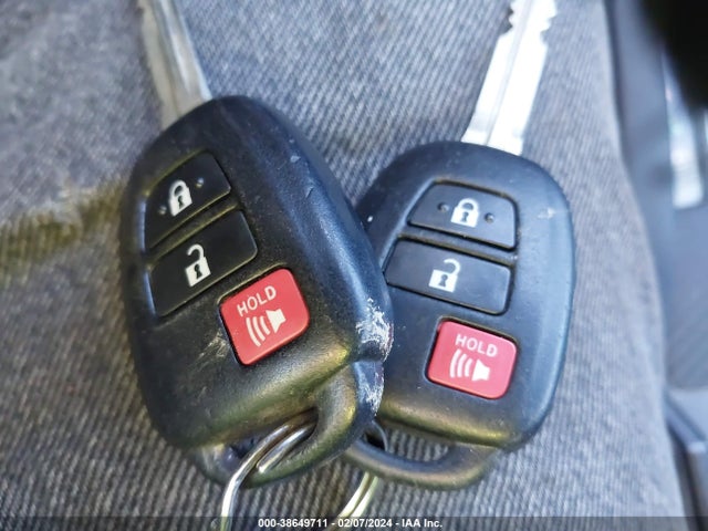 Toyota Rav4 Xle 2015 JTMRFREV9FD165724 Image 11
