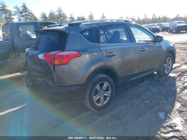 Toyota Rav4 Xle 2015 JTMRFREV9FD165724 Image 4