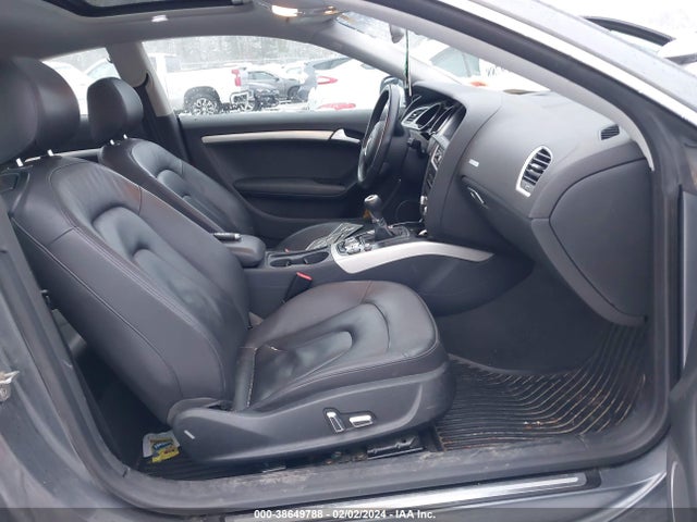 WAURFAFR4EA057818 Audi A5 2.0t Premium