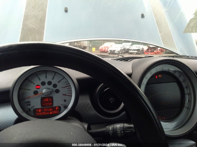 2009 MINI COOPER S CLUBMAN WMWMM33599TP92043 Photo 6