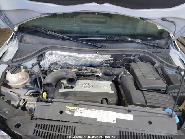 WVGAV7AX1FW569547 Volkswagen TIGUAN S