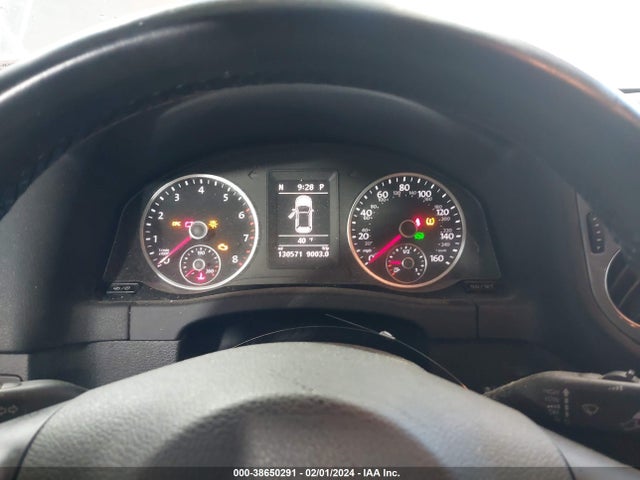 WVGAV7AX1FW569547 Volkswagen TIGUAN S