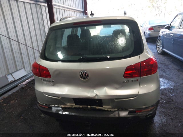WVGAV7AX1FW569547 Volkswagen TIGUAN S