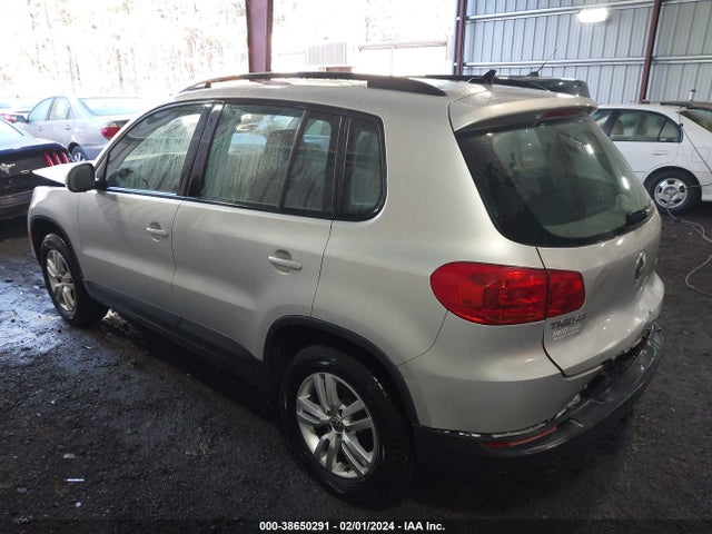 WVGAV7AX1FW569547 Volkswagen TIGUAN S
