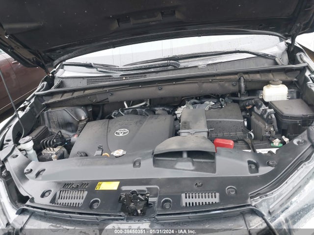 2018 TOYOTA HIGHLANDER SE VIN: 5TDJZRFH0JS864041
