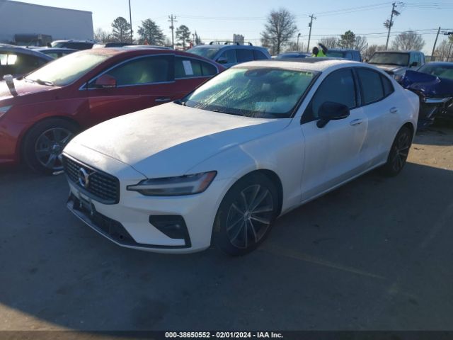 7JR102TZ1MG108748 Volvo S60 T5 Momentum