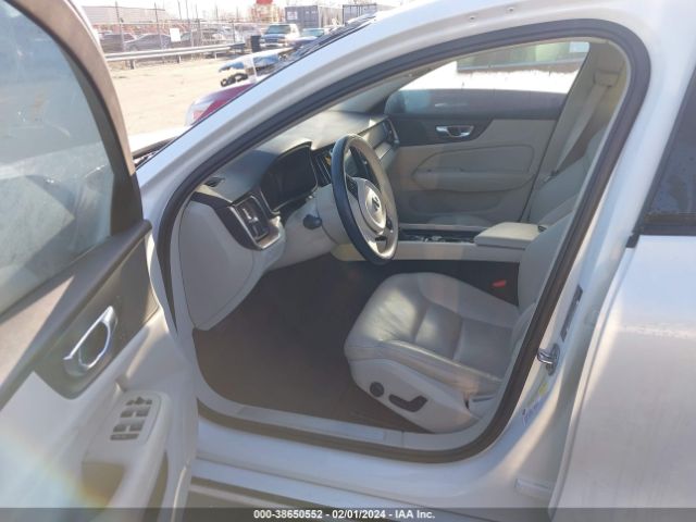 7JR102TZ1MG108748 Volvo S60 T5 Momentum
