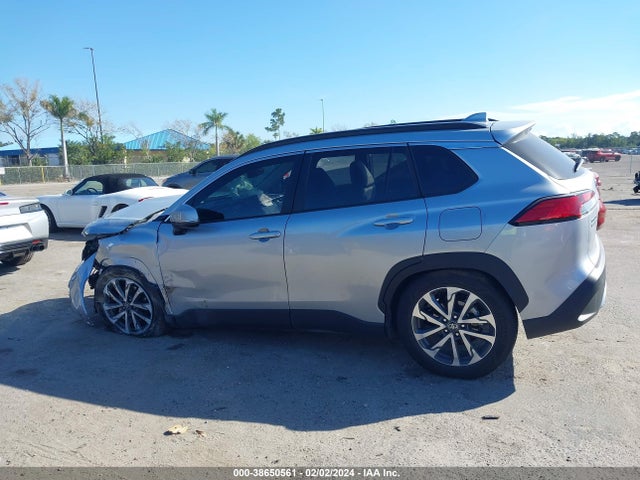 Toyota Corolla Cross Xle 2023 7MUDAAAG7PV043389 Image 15
