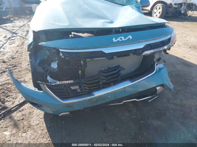 KNDER2AA9R7568590 KIA SELTOS EX