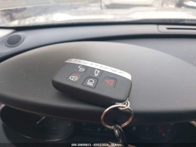 SADCJ2BV4HA881021 Jaguar F-pace 35t Premium