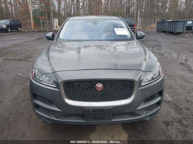 SADCJ2BV4HA881021 Jaguar F-pace 35t Premium