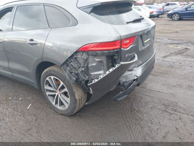 SADCJ2BV4HA881021 Jaguar F-pace 35t Premium