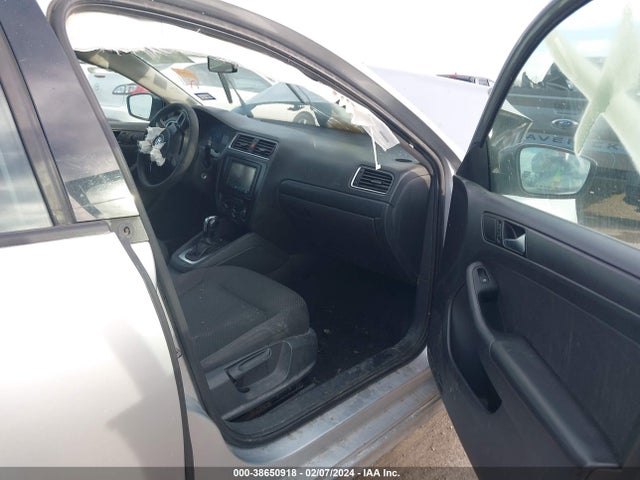 3VW2K7AJ2EM304130 Volkswagen Jetta 2.0l S