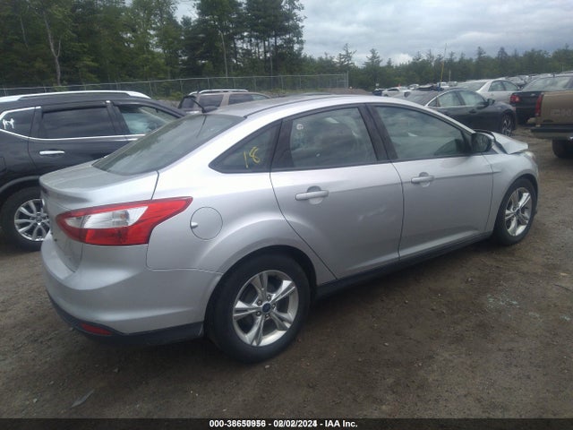 Ford FOCUS SE 2014 1FADP3F2XEL261820 Image 4